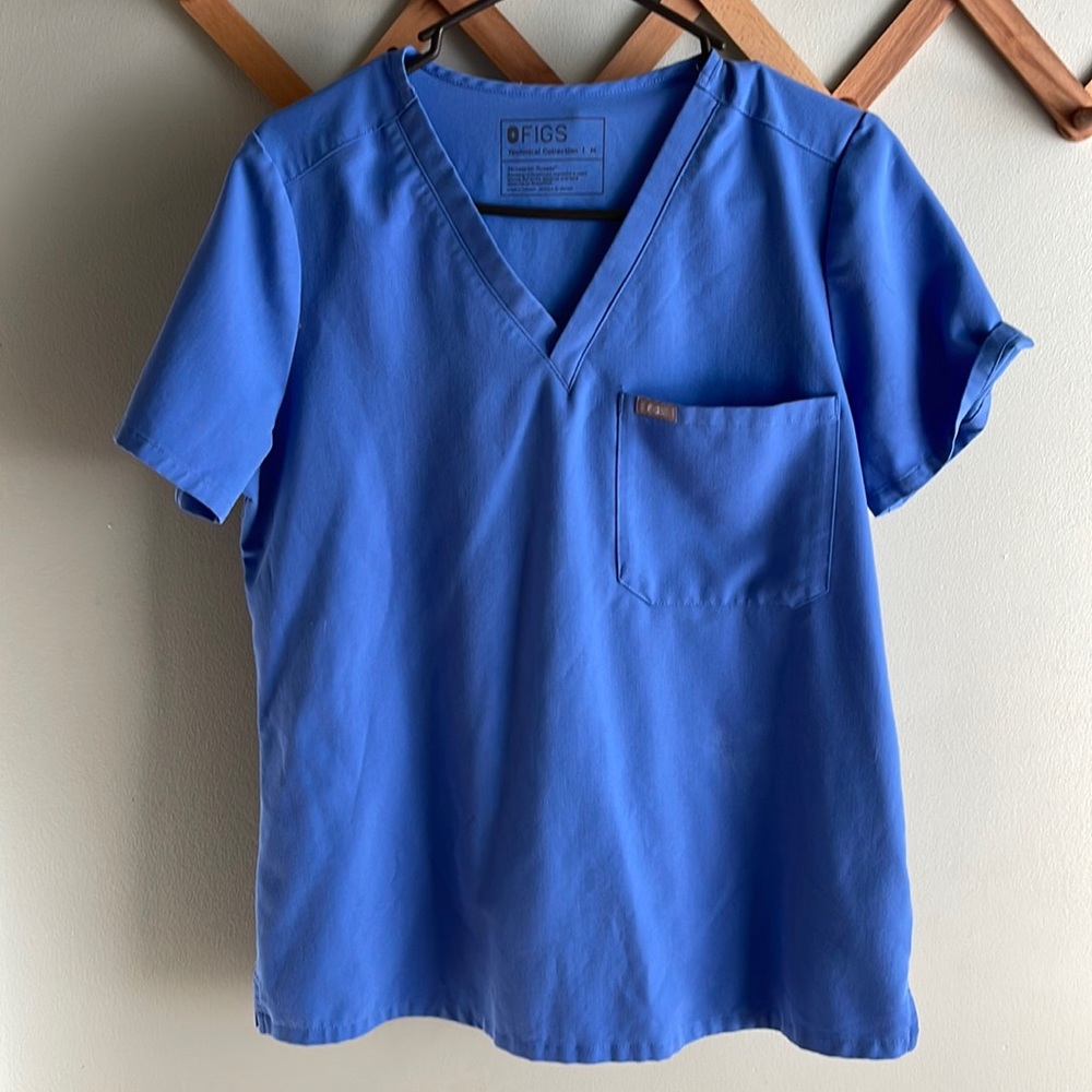 Figs scrub top